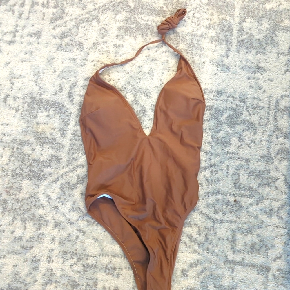Women's bathing suit ( never been worn)